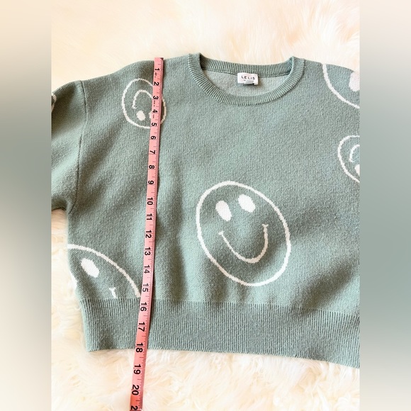 Smiley Face Crop Top Women’s Sweater Le Lis Size S Sage - Picture 4 of 14
